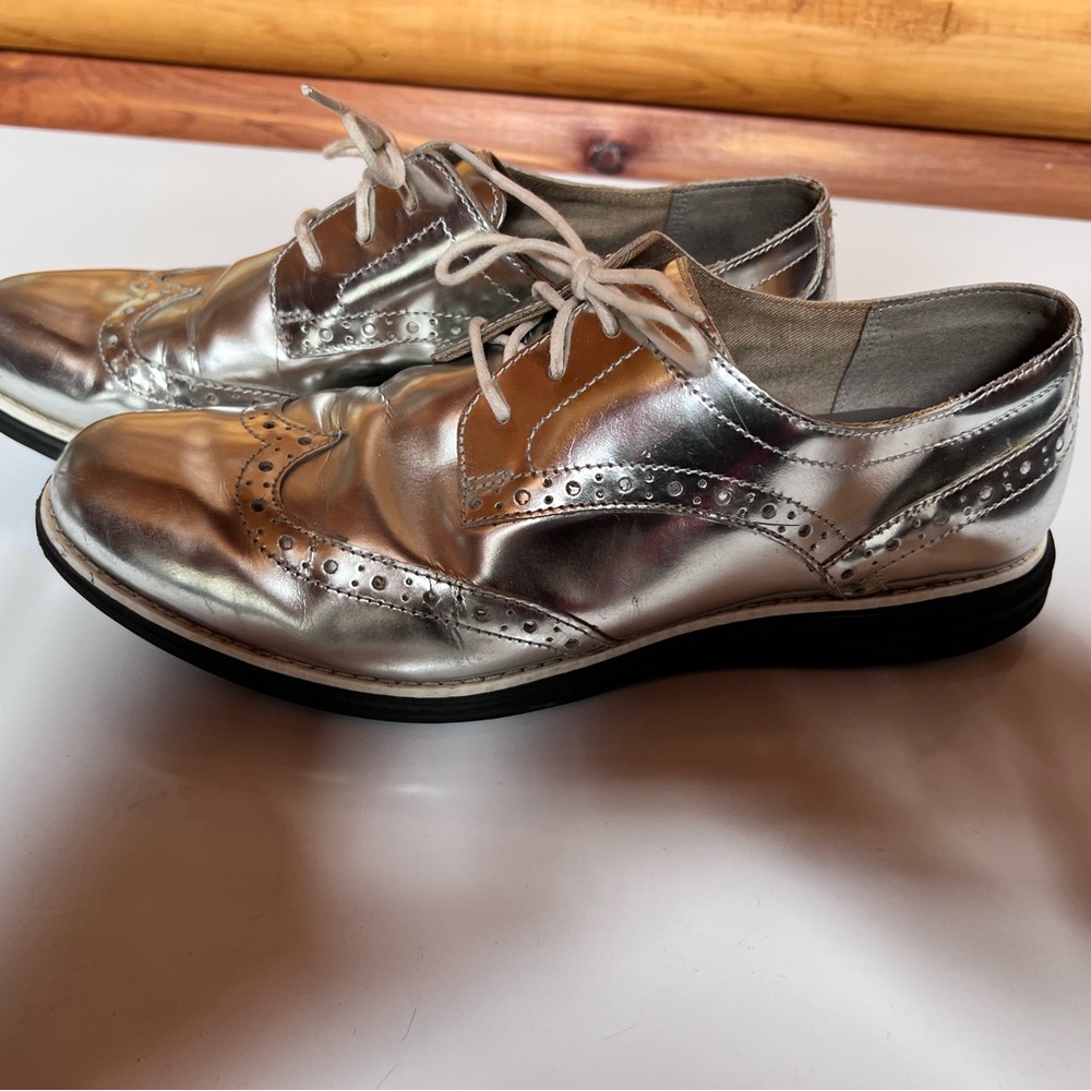 WOMENS Cole Haan Silver dress shoes 🤩These shoes are a Great pair of Oxfords
